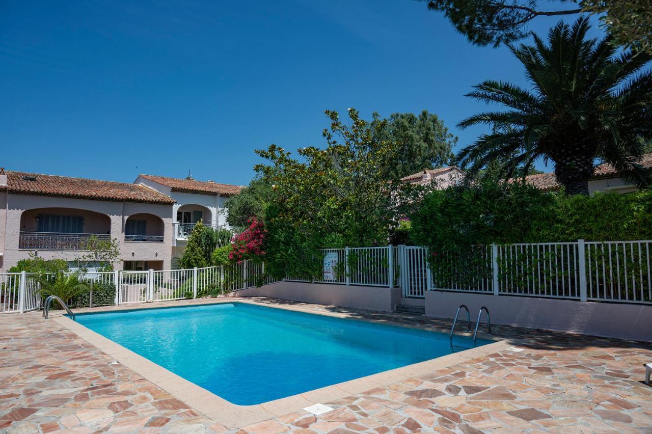 Beau studio rénové dans résidence avec piscine Saint-Tropez Extérieur photo