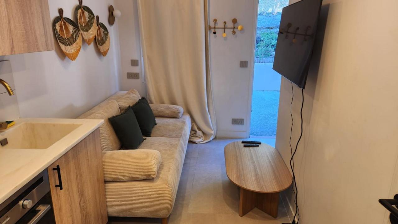 Beau studio rénové dans résidence avec piscine Saint-Tropez Extérieur photo